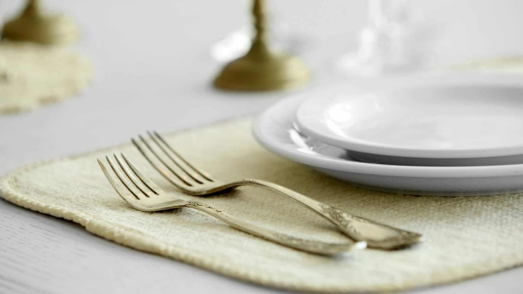 7 Best Placemats For Round Table Which One You Choose?