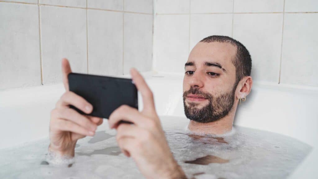 how to use phone in shower