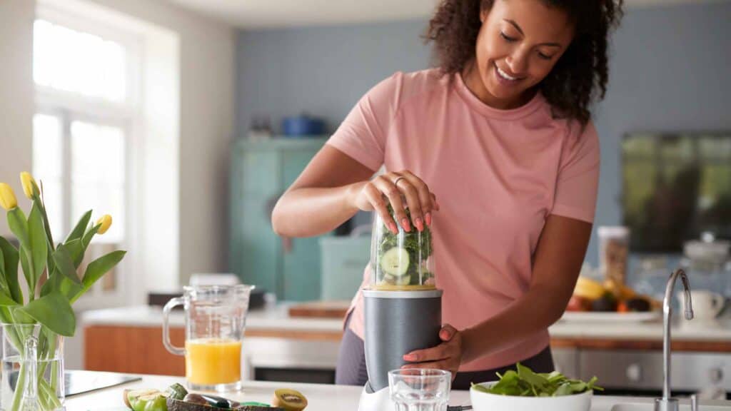 7 Best And Quietest Juicer For People on a Tight Budget: Compare And Review Guide!