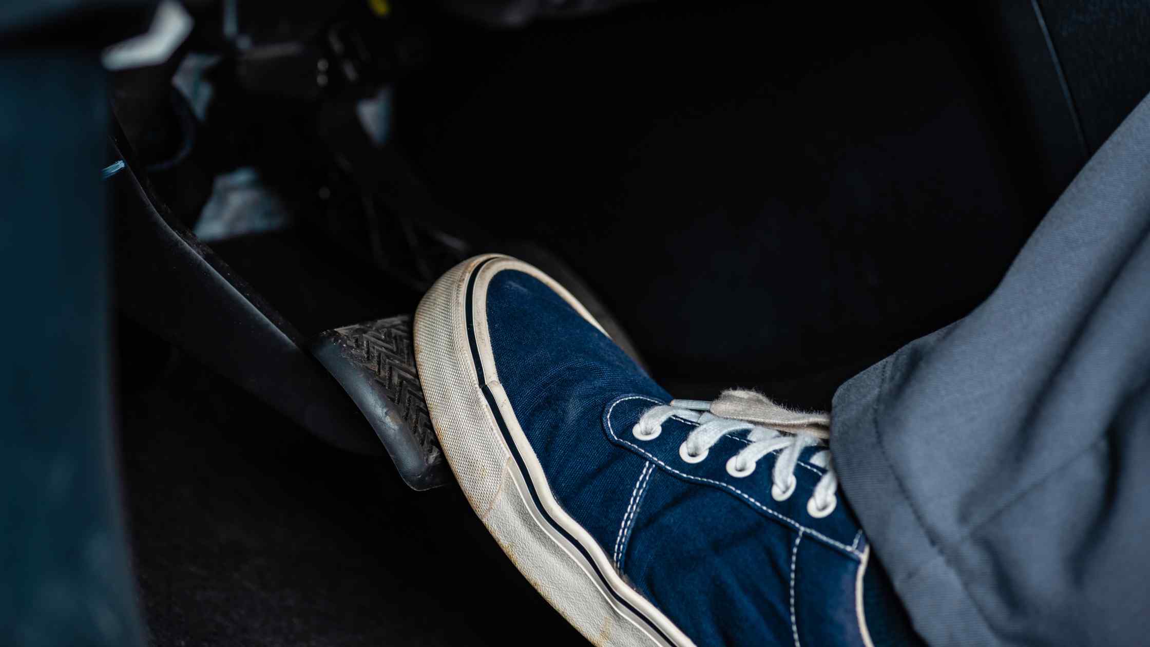 5 Simple Ways To Fix Brake Pedal Vibration When Stopping (Drive Your Car Safely)